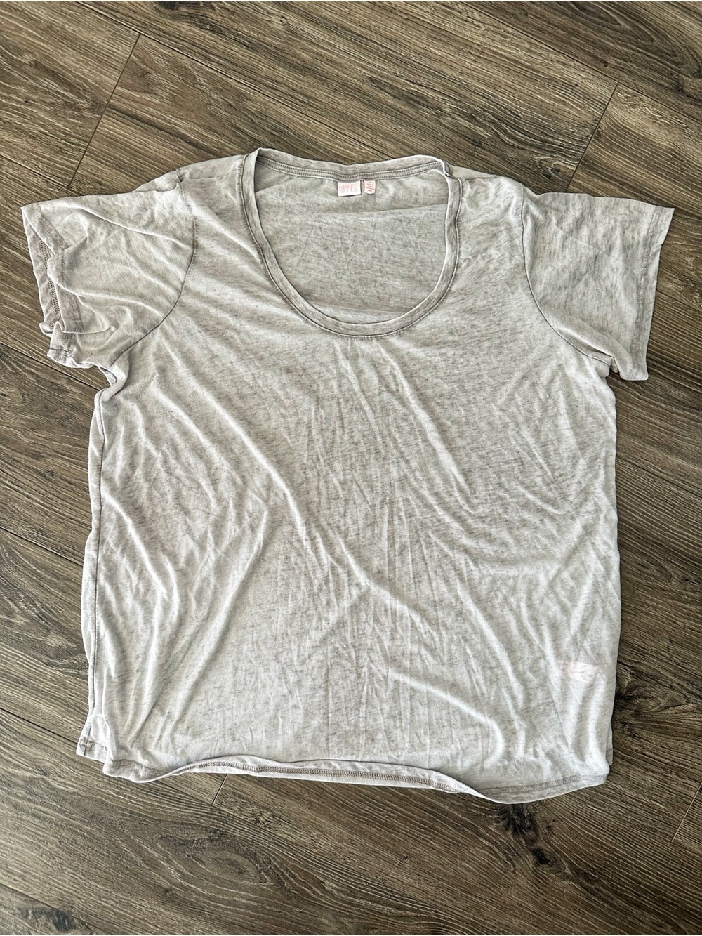Make + Model Light Gray Scoop Neck Tee